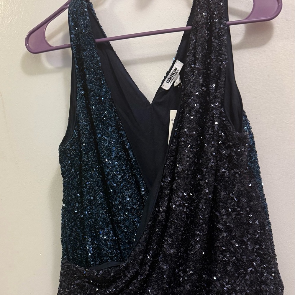 Express Sequin V-Neck Top - Black and Blue